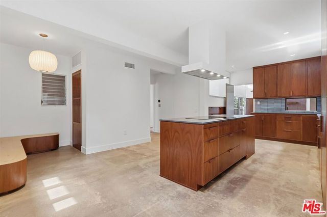 444 S Windsor Boulevard, Los Angeles, CA 90020
