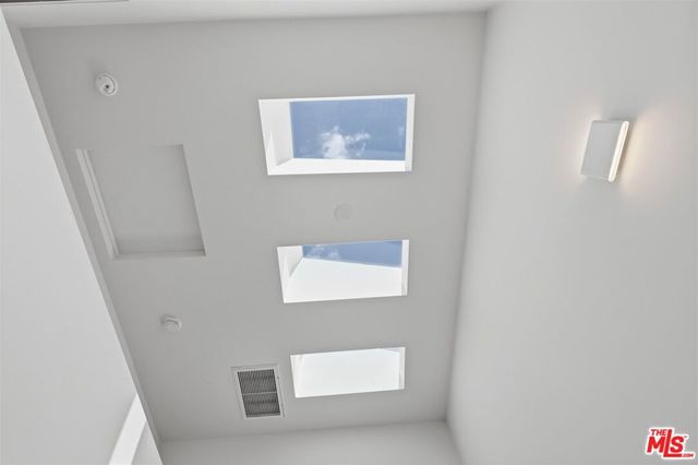 444 S Windsor Boulevard, Los Angeles, CA 90020
