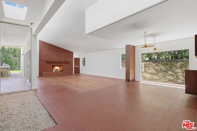 444 S Windsor Boulevard, Los Angeles, CA 90020