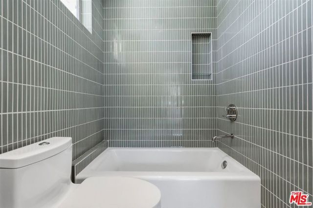 444 S Windsor Boulevard, Los Angeles, CA 90020