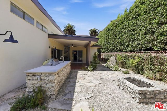 444 S Windsor Boulevard, Los Angeles, CA 90020