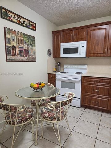 7707 Camino Real 209, Miami, FL 33143