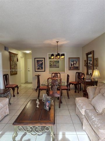7707 Camino Real 209, Miami, FL 33143