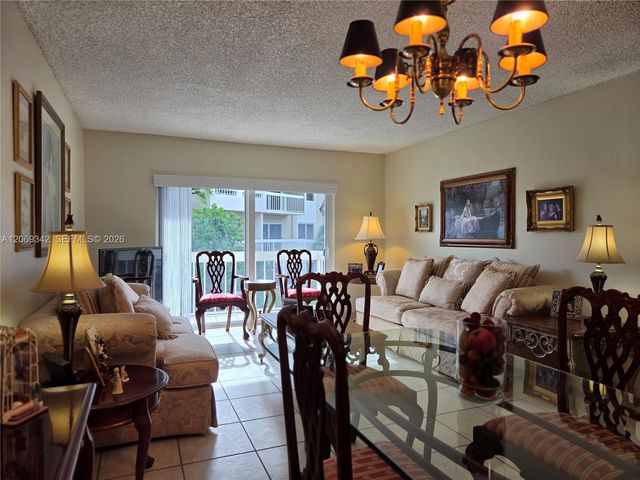 7707 Camino Real 209, Miami, FL 33143