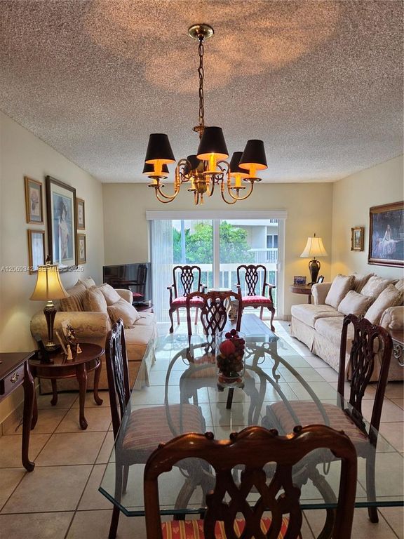 7707 Camino Real 209, Miami, FL 33143