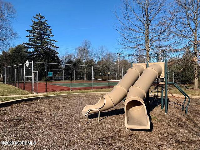 76 Ironwood Court, Middletown, NJ 07748