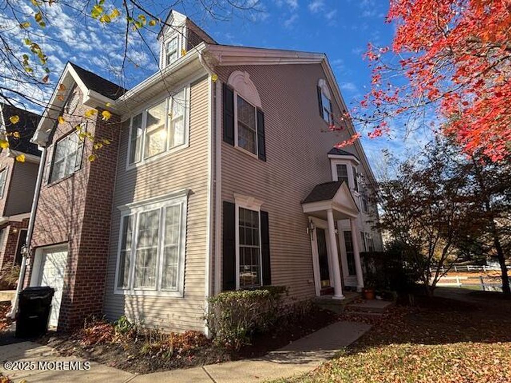 76 Ironwood Court, Middletown, NJ 07748