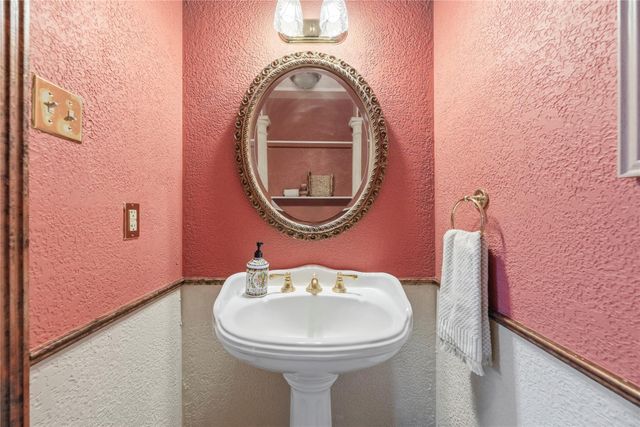 281 Ridgewood Drive, Magnolia, TX 77355