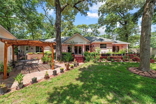 281 Ridgewood Drive, Magnolia, TX 77355