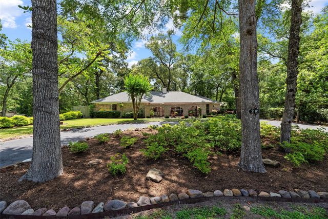 281 Ridgewood Drive, Magnolia, TX 77355