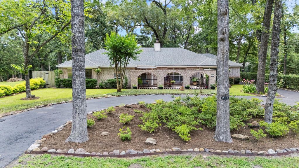 281 Ridgewood Drive, Magnolia, TX 77355