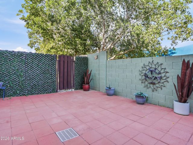 1832 N 52ND Street 107, Phoenix, AZ 85008