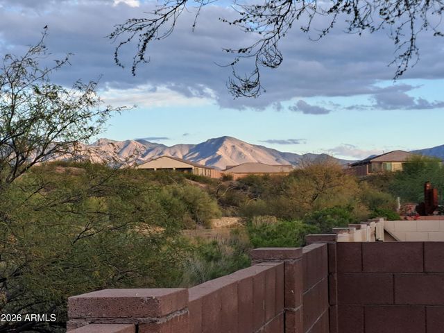 1111 E MADERA GROVE Lane, Sahuarita, AZ 85629