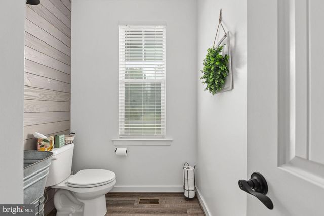 215 SADDLE RIDGE LN, Fredericksburg, VA 22406