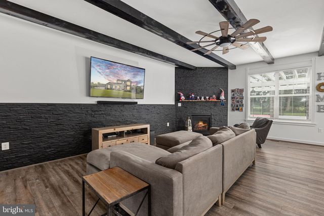 215 SADDLE RIDGE LN, Fredericksburg, VA 22406