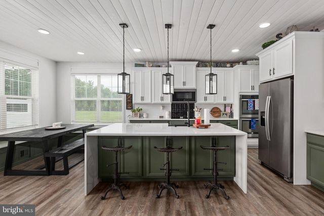215 SADDLE RIDGE LN, Fredericksburg, VA 22406