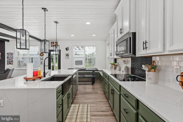 215 SADDLE RIDGE LN, Fredericksburg, VA 22406