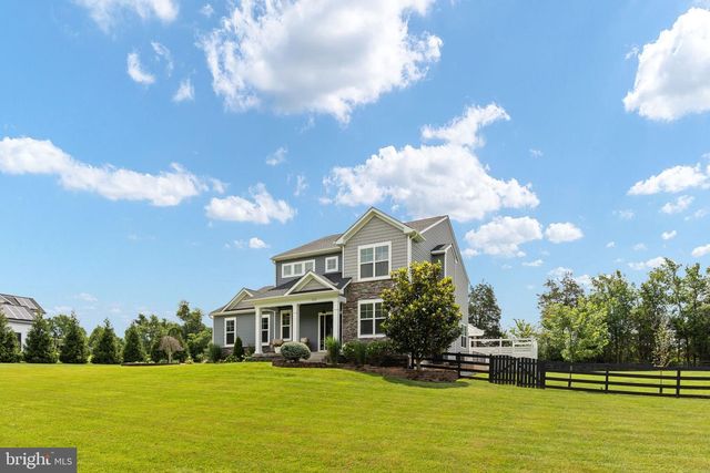 215 SADDLE RIDGE LN, Fredericksburg, VA 22406