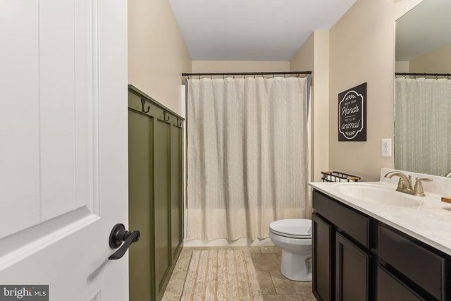 215 SADDLE RIDGE LN, Fredericksburg, VA 22406