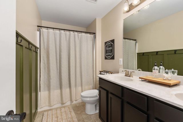 215 SADDLE RIDGE LN, Fredericksburg, VA 22406