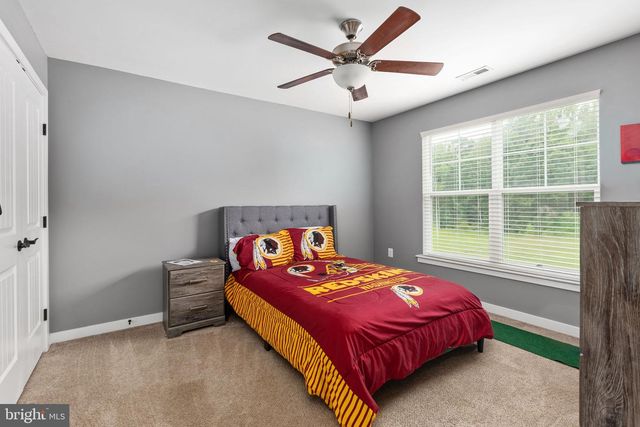 215 SADDLE RIDGE LN, Fredericksburg, VA 22406