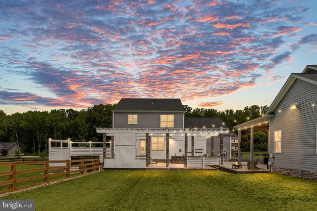 215 SADDLE RIDGE LN, Fredericksburg, VA 22406