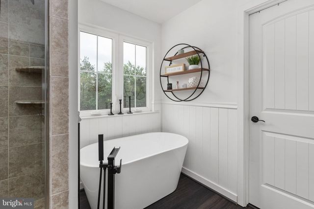 215 SADDLE RIDGE LN, Fredericksburg, VA 22406