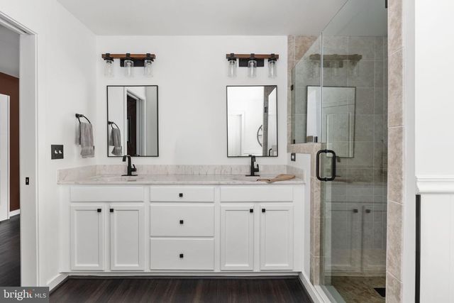 215 SADDLE RIDGE LN, Fredericksburg, VA 22406