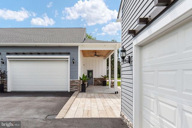 215 SADDLE RIDGE LN, Fredericksburg, VA 22406