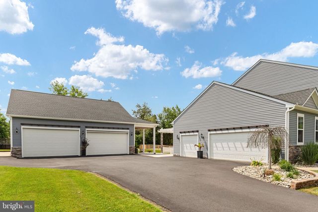 215 SADDLE RIDGE LN, Fredericksburg, VA 22406