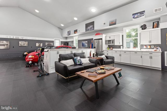 215 SADDLE RIDGE LN, Fredericksburg, VA 22406