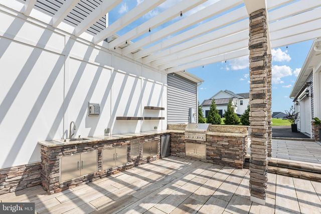 215 SADDLE RIDGE LN, Fredericksburg, VA 22406