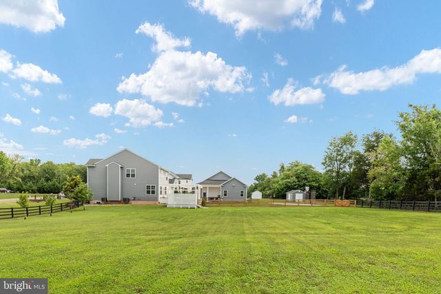 215 SADDLE RIDGE LN, Fredericksburg, VA 22406