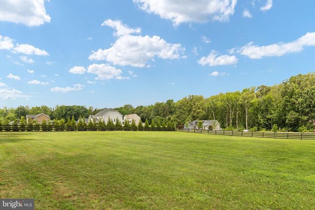 215 SADDLE RIDGE LN, Fredericksburg, VA 22406