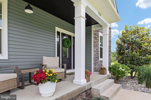 215 SADDLE RIDGE LN, Fredericksburg, VA 22406