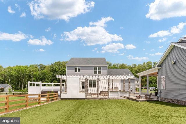 215 SADDLE RIDGE LN, Fredericksburg, VA 22406