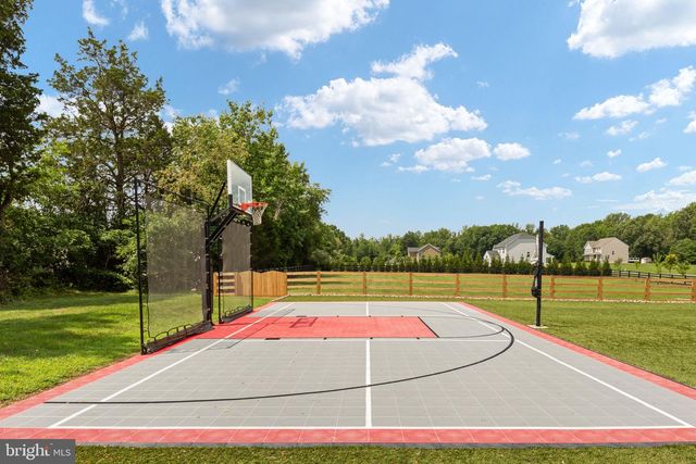 215 SADDLE RIDGE LN, Fredericksburg, VA 22406