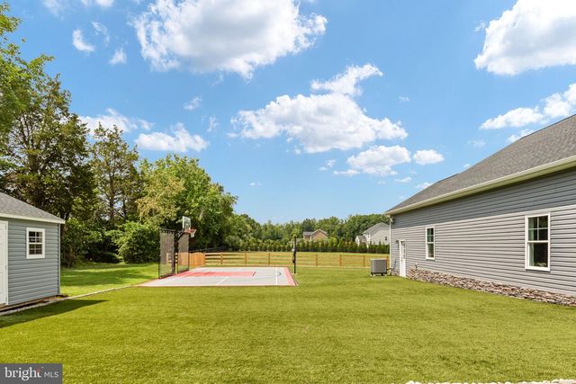 215 SADDLE RIDGE LN, Fredericksburg, VA 22406