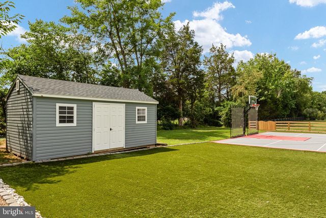 215 SADDLE RIDGE LN, Fredericksburg, VA 22406