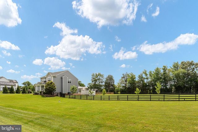 215 SADDLE RIDGE LN, Fredericksburg, VA 22406
