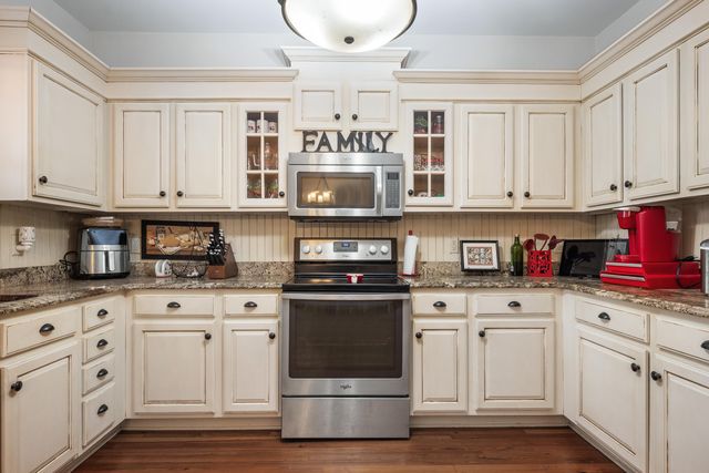 133 Hanahan Plantation Circle, Hanahan, SC 29410