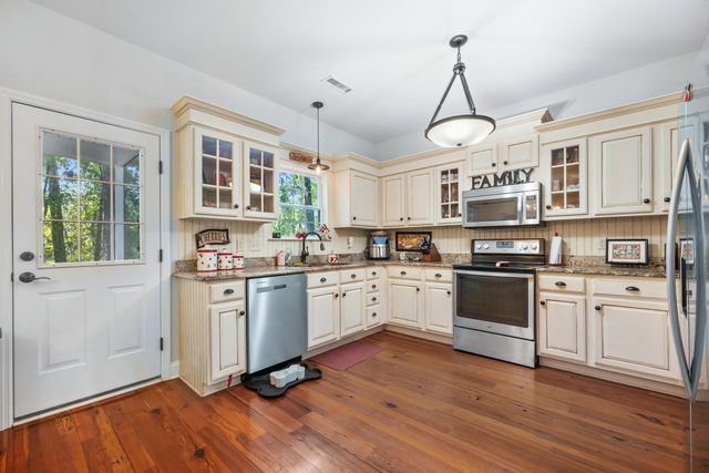 133 Hanahan Plantation Circle, Hanahan, SC 29410