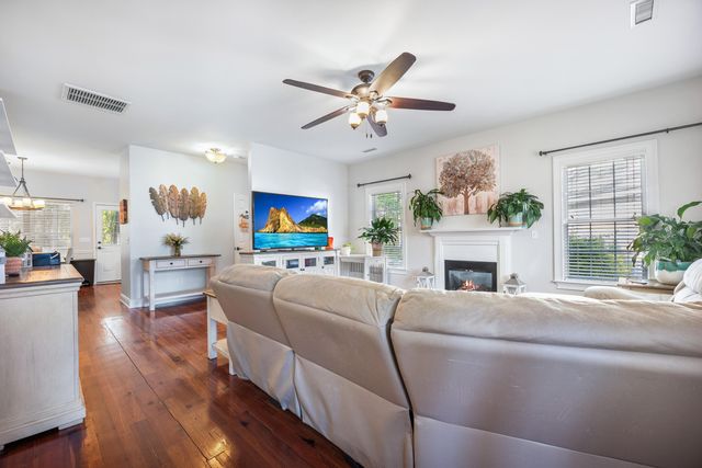 133 Hanahan Plantation Circle, Hanahan, SC 29410