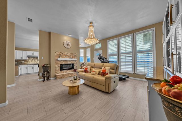 729 Claridge Drive, Arlington, TX 76018