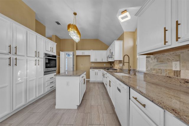 729 Claridge Drive, Arlington, TX 76018