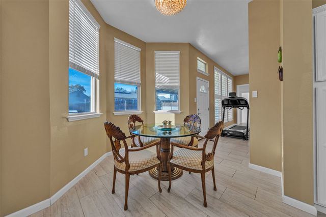 729 Claridge Drive, Arlington, TX 76018