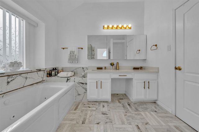 729 Claridge Drive, Arlington, TX 76018