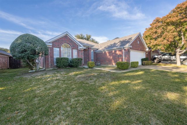 729 Claridge Drive, Arlington, TX 76018