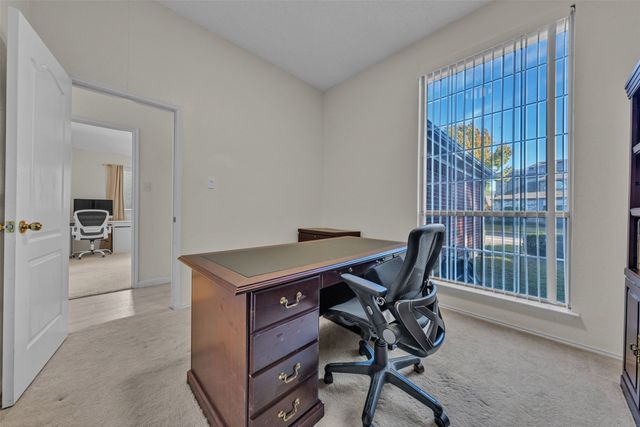 729 Claridge Drive, Arlington, TX 76018