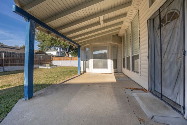 729 Claridge Drive, Arlington, TX 76018